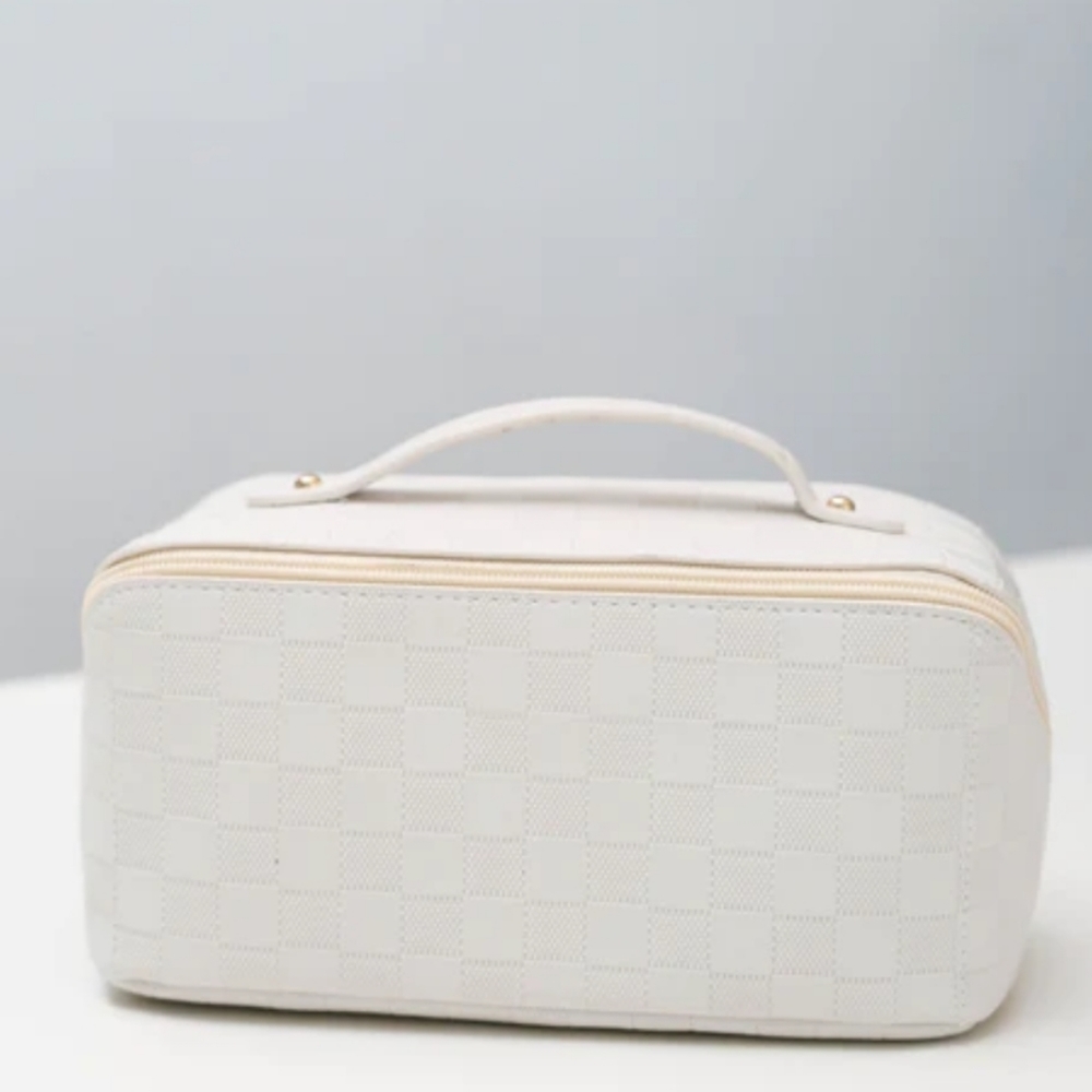 Maison Mosha NWOT Cosmetic Case